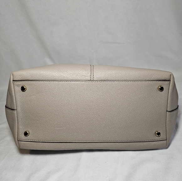 Kate Spade Larchmont Avenue Taupe Penny Tote w/COA - Picture 4 of 8